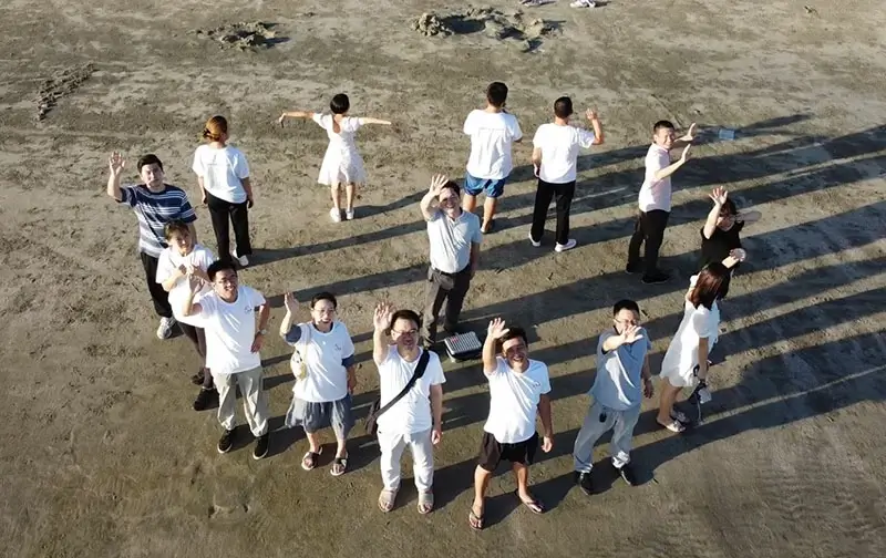 Winter Solstice Charity picture 02 size 800x504 This is a picture of the winter Solstice team.